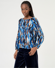 Cargar imagen en el visor de la galería, Blusa fluida AZUL

