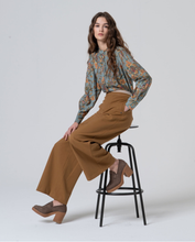 Cargar imagen en el visor de la galería, Pantalón wide leg OCRE
