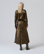 Cargar imagen en el visor de la galería, Falda satinada VERDE
