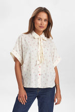 Load image into Gallery viewer, Camisa con Lazo BLANCO
