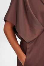 Load image into Gallery viewer, Vestido midi satinado CHOCOLATE
