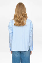 Cargar imagen en el visor de la galería, Camisa con detalle transparente rayas Celeste
