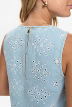 Load image into Gallery viewer, Top sin mangas blue denim
