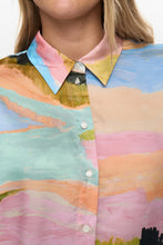 Cargar imagen en el visor de la galería, camisa-satinada-manga-corta-mujer-estampado-paisaje-abstracto-arbol-shop
