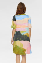 Cargar imagen en el visor de la galería, VESTIDO CORTO ESTAMPADO MULTICOLOR
