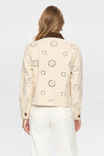 Cargar imagen en el visor de la galería, chaqueta-mujer-bordado-calado-floral-blanco-roto-arbol-shop
