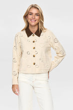 Cargar imagen en el visor de la galería, chaqueta-mujer-bordado-calado-floral-blanco-roto-arbol-shop
