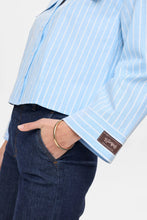 Cargar imagen en el visor de la galería, Camisa Oversize con Puños XXL CELESTE
