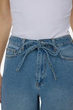 Load image into Gallery viewer, vaquero-mujer-wide-leg-pierna-ancha-azul-medio-arbol-shop
