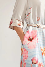 Cargar imagen en el visor de la galería, Vestido camisero estampado Gris claro
