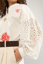 Load image into Gallery viewer, Camisa bordada Blanca
