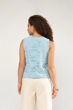 Load image into Gallery viewer, Chaleco con bordados Azul claro

