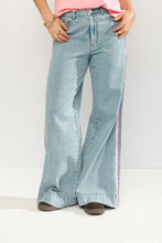 Cargar imagen en el visor de la galería, Pantalón  con detalle de lineas wide jeans Azul claro
