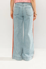 Cargar imagen en el visor de la galería, Pantalón  con detalle de lineas wide jeans Azul claro
