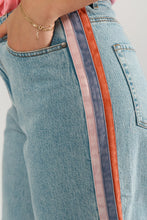 Cargar imagen en el visor de la galería, Pantalón  con detalle de lineas wide jeans Azul claro
