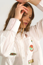 Cargar imagen en el visor de la galería, Camisa con apliques bordados Blaco
