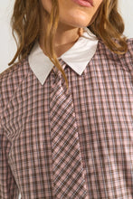 Cargar imagen en el visor de la galería, Camisa con corbata desmontable cuadros Rosa
