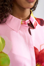 Load image into Gallery viewer, Camisa estampada flores Rosa
