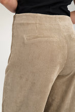 Cargar imagen en el visor de la galería, Pantalón wide leg pana Beige
