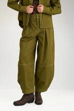 Cargar imagen en el visor de la galería, Pantalón barrel Verde
