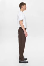 Cargar imagen en el visor de la galería, Pantalón cómodo con cordón Marrón
