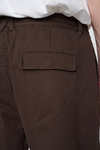 Cargar imagen en el visor de la galería, Pantalón cómodo con cordón Marrón
