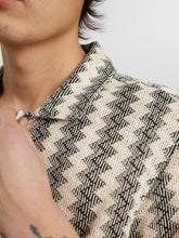 Load image into Gallery viewer, Camisa manga corta BEIGE
