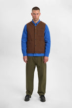 Cargar imagen en el visor de la galería, Chaleco Lana MARRÓN
