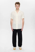 Load image into Gallery viewer, Camisa con bordado Blanco
