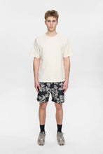 Load image into Gallery viewer, Shorts Bañador estampado flores Azul
