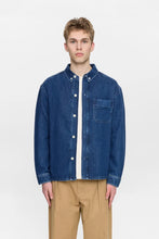 Cargar imagen en el visor de la galería, Sobrecamisa Vaquera Azul
