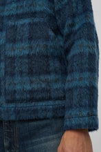 Cargar imagen en el visor de la galería, Sobrecamisa cuello pico cuadros Azul
