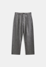 Cargar imagen en el visor de la galería, Pantalón con pinzas Negro melange
