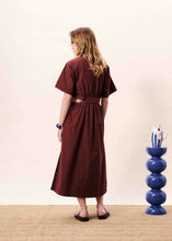 Load image into Gallery viewer, Vestido midi manga corta Burdeos
