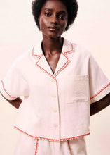 Load image into Gallery viewer, Camisa manga corta con ribetes Rosa

