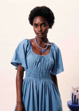 Load image into Gallery viewer, Vestido midi mangas acampandas azul
