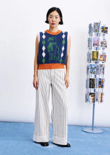 Load image into Gallery viewer, Chaleco corto punto estampado azul
