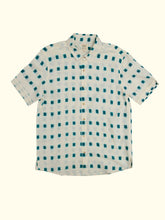 Cargar imagen en el visor de la galería, Camisa manga corta estampada blanco
