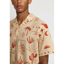 Cargar imagen en el visor de la galería, Camisa manga corta BEIGE
