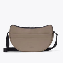 Cargar imagen en el visor de la galería, Bandolera minimalista CHOCOLATE
