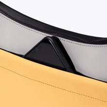 Cargar imagen en el visor de la galería, Bandolera minimalista LEMON
