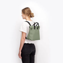 Load image into Gallery viewer, Bolso mochila NEGRO
