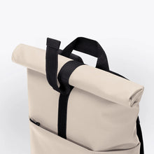 Cargar imagen en el visor de la galería, Mochila minimalista SAND
