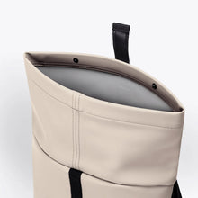Cargar imagen en el visor de la galería, Mochila minimalista SAND
