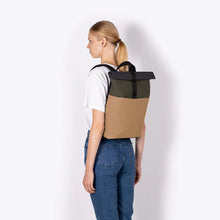 Cargar imagen en el visor de la galería, Mochila minimalista VERDE
