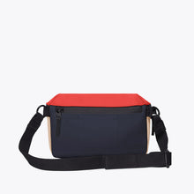 Cargar imagen en el visor de la galería, Riñonera minimalista ALMOND
