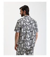 Cargar imagen en el visor de la galería, Camisa holgada estampada NEGRO
