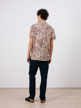 Cargar imagen en el visor de la galería, Camisa estampada MARRÓN
